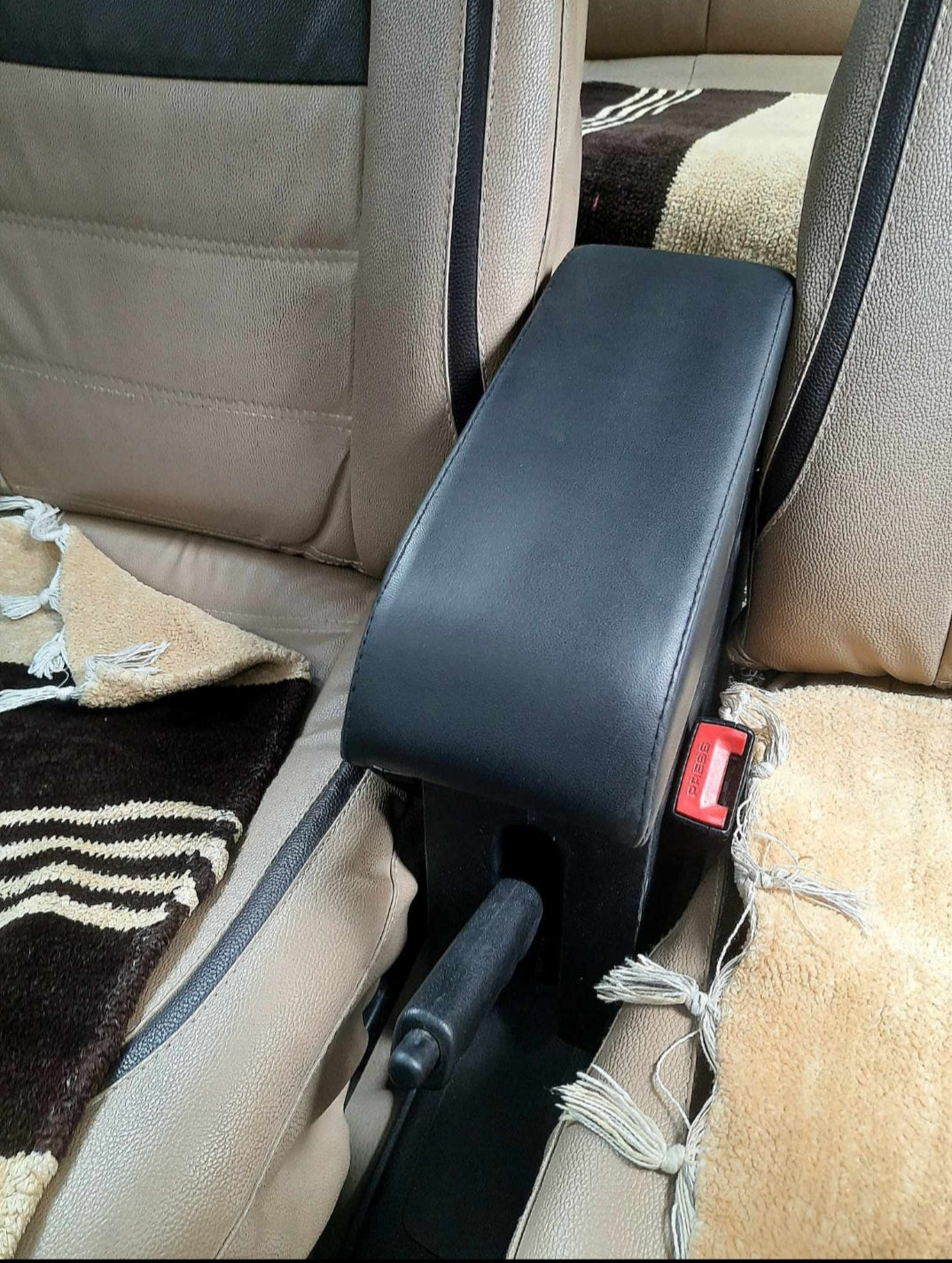 Hyundai Venue (2024-2026) Armrest Console with Storage compartment