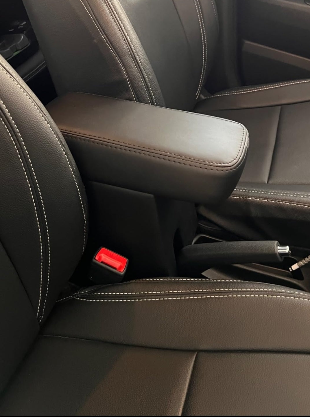 Hyundai Venue [2025-2026]Armrest with Storage | Premium PU Leather | Perfect Fit
